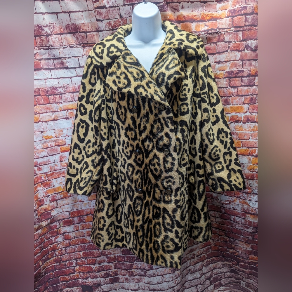 Vintage SAFARI Woman's Coat Styled by Fairmoor - Picture 7 of 9